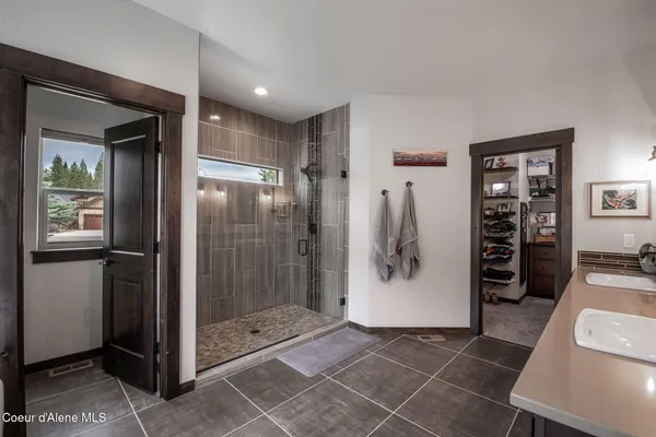 $1,025,000 | 940 East Hurricane Drive, Hayden, ID 83835