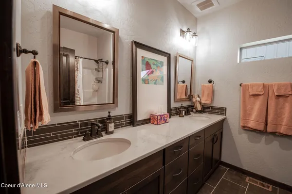 $1,025,000 | 940 East Hurricane Drive, Hayden, ID 83835