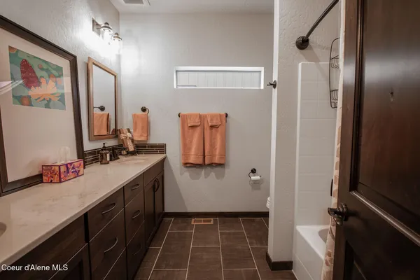 $1,025,000 | 940 East Hurricane Drive, Hayden, ID 83835