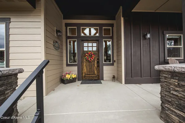 $1,025,000 | 940 East Hurricane Drive, Hayden, ID 83835