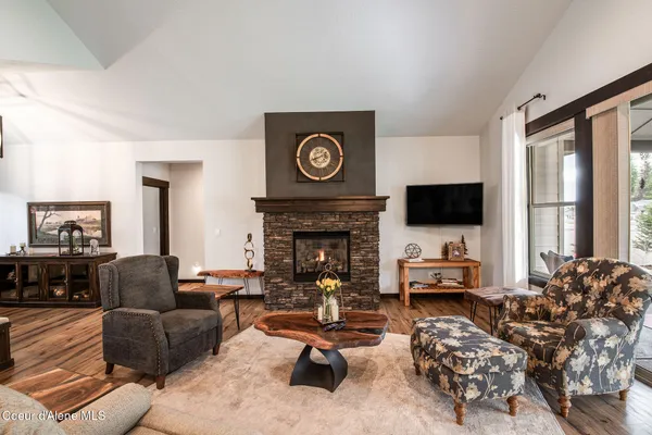 $1,025,000 | 940 East Hurricane Drive, Hayden, ID 83835