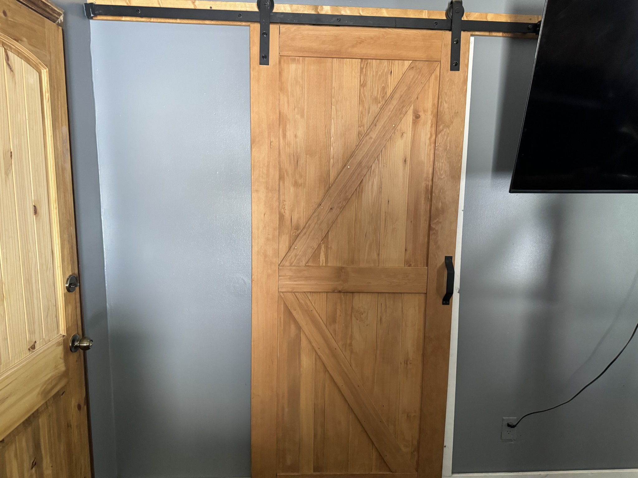 1019 Katy Lane Bethpage, TN 37022 - Photo 11 of 17 a bathroom with a shower and a tub