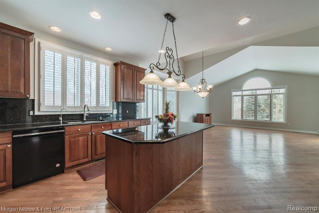 6968 Oakhurst Ridge Road Clarkston, MI 48348 - Photo 20 of 65