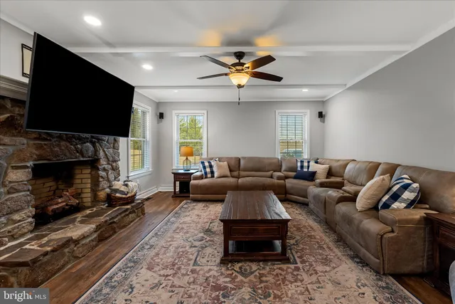 $899,900 | 136 Rose Hill Lane, Berryville, VA 22611