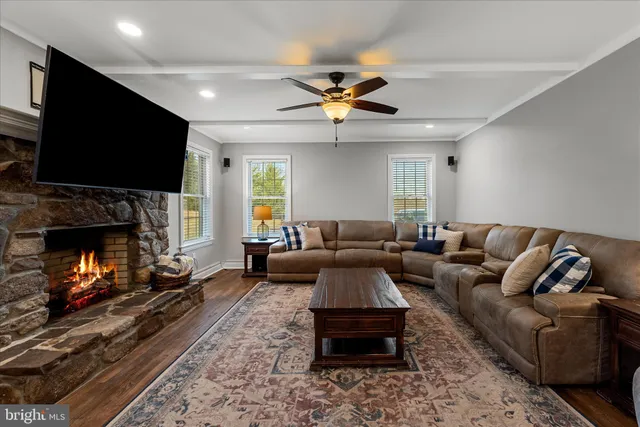 $899,900 | 136 Rose Hill Lane, Berryville, VA 22611