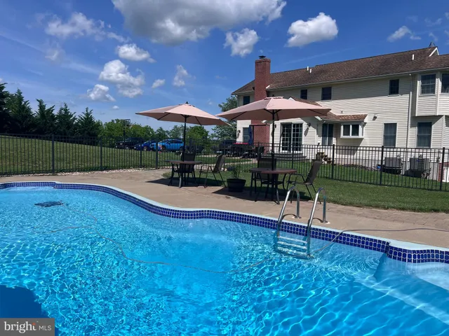 $899,900 | 136 Rose Hill Lane, Berryville, VA 22611