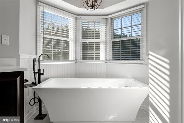 $899,900 | 136 Rose Hill Lane, Berryville, VA 22611