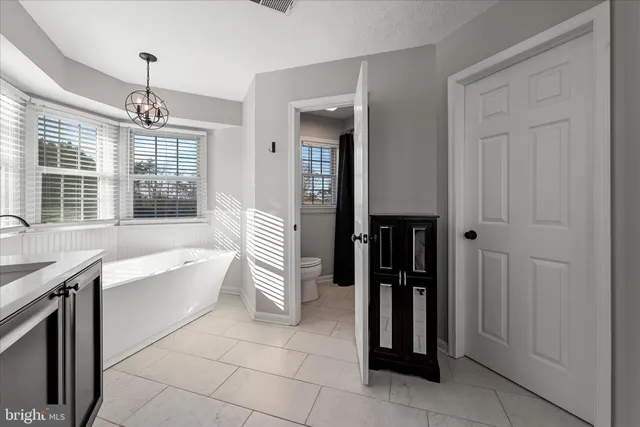 $899,900 | 136 Rose Hill Lane, Berryville, VA 22611