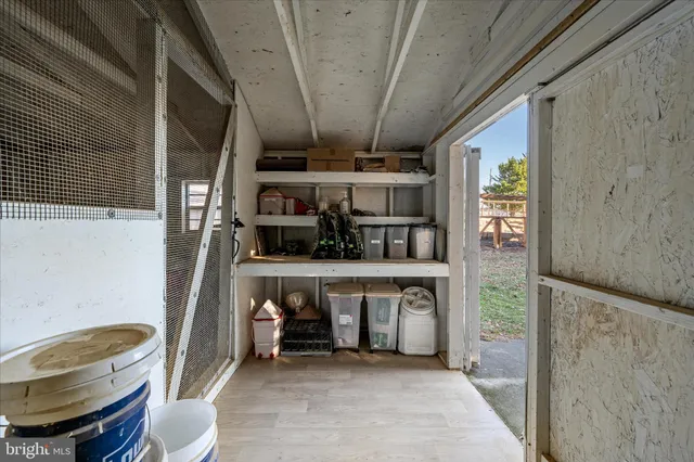 $899,900 | 136 Rose Hill Lane, Berryville, VA 22611