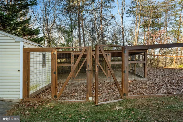 $899,900 | 136 Rose Hill Lane, Berryville, VA 22611