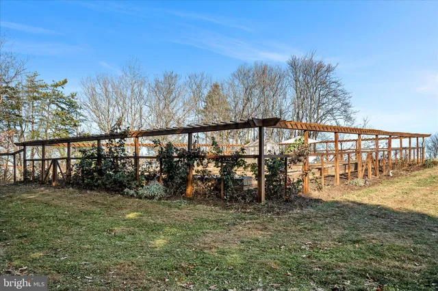 $899,900 | 136 Rose Hill Lane, Berryville, VA 22611