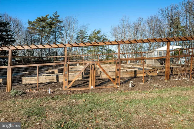 $899,900 | 136 Rose Hill Lane, Berryville, VA 22611