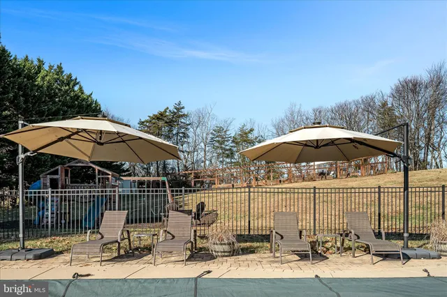 $899,900 | 136 Rose Hill Lane, Berryville, VA 22611