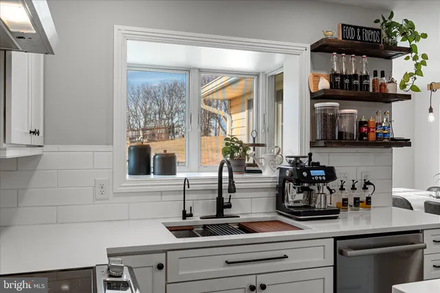 $899,900 | 136 Rose Hill Lane, Berryville, VA 22611