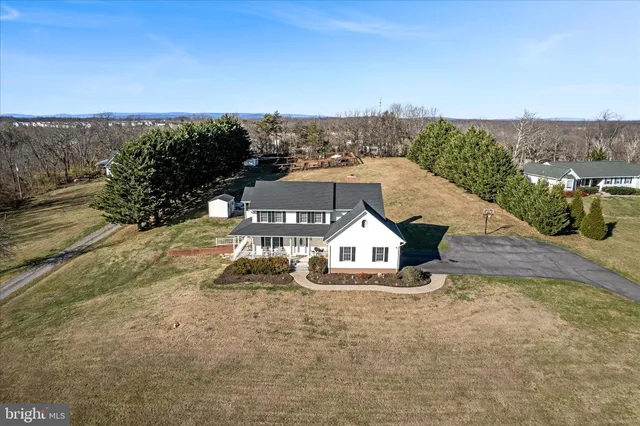 $899,900 | 136 Rose Hill Lane, Berryville, VA 22611