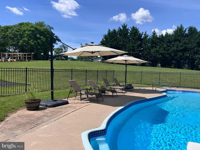 $899,900 | 136 Rose Hill Lane, Berryville, VA 22611