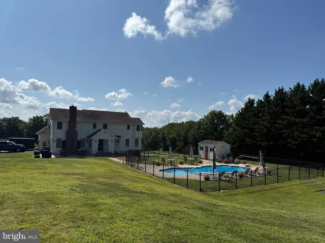 $899,900 | 136 Rose Hill Lane, Berryville, VA 22611