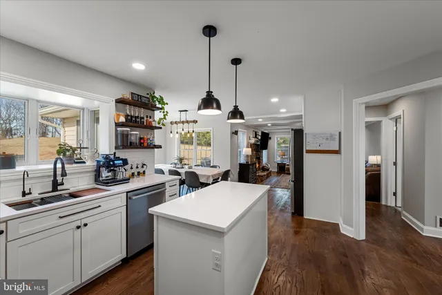 $899,900 | 136 Rose Hill Lane, Berryville, VA 22611