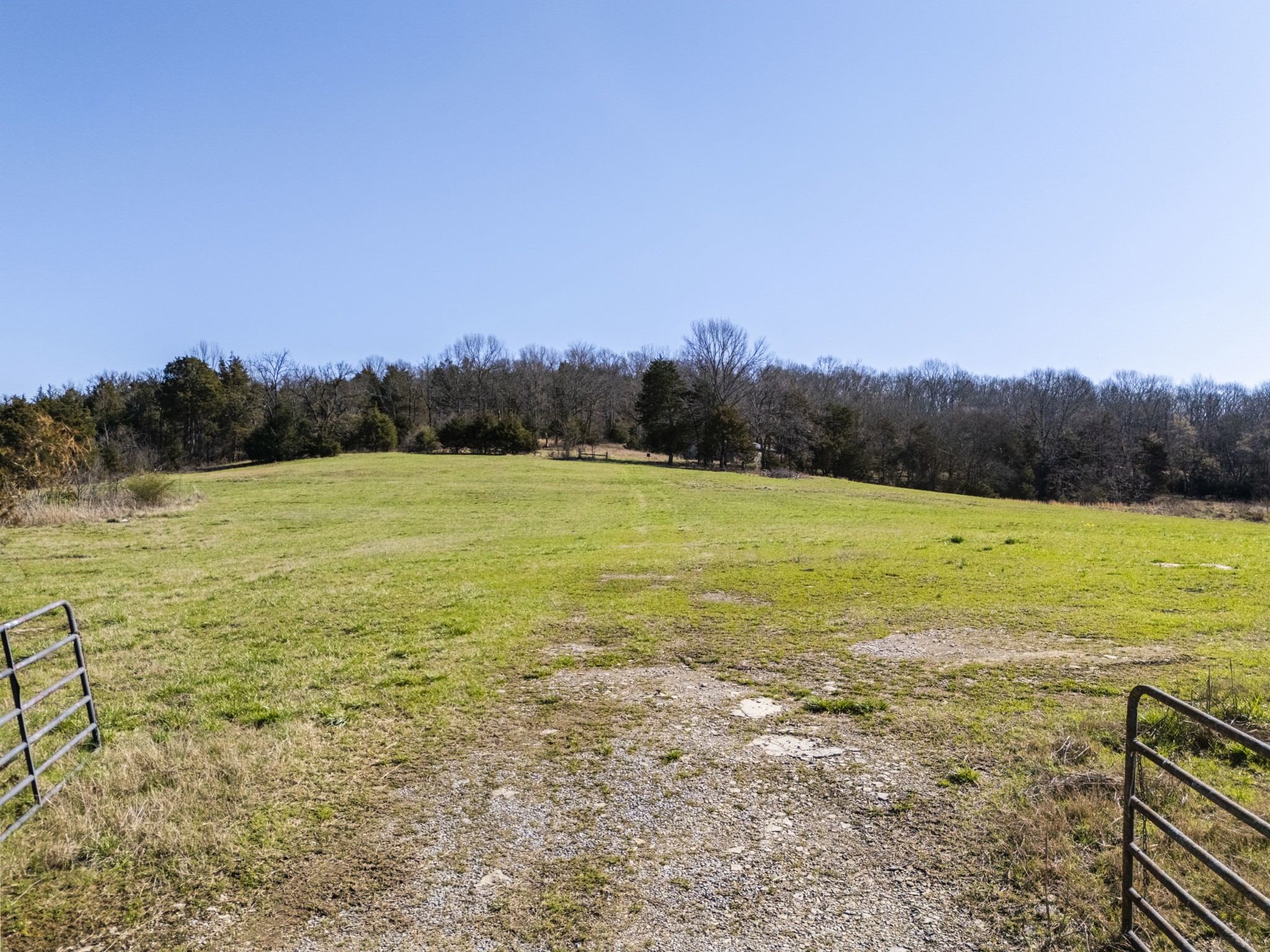 70 Gattistown Road Mulberry, TN 37359 - Photo 11 of 19 a view of an ocean and a mountain