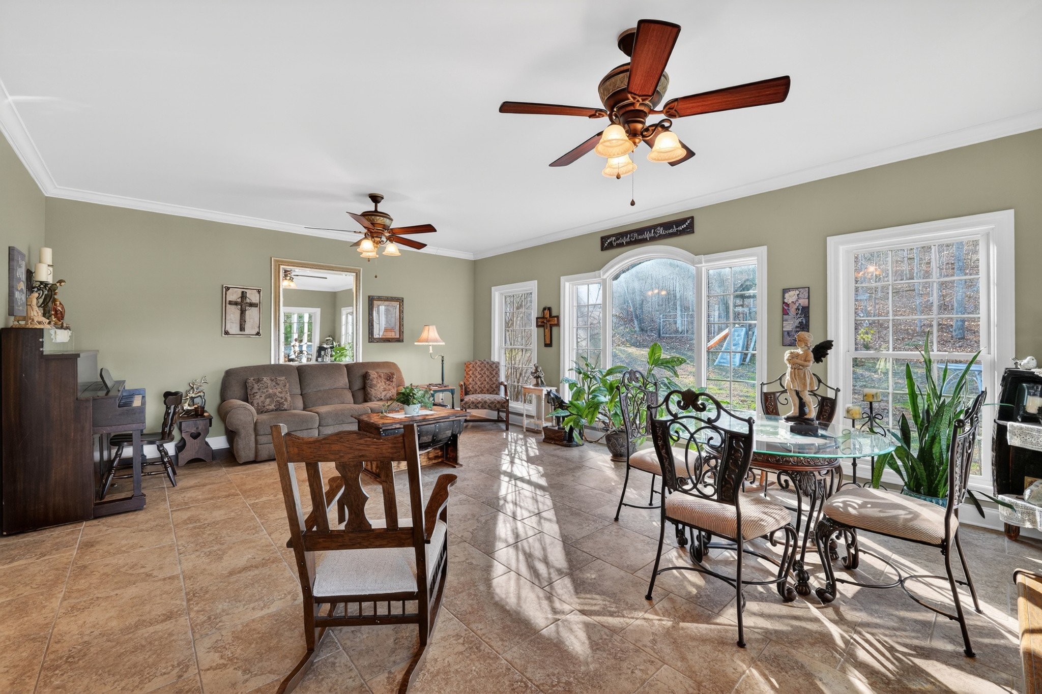 600 Bates Hollow Road Prospect, TN 38477 - Photo 27 of 68 a view of a livingroom with furniture and a potted plant
