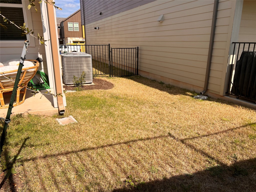 7103 Terrazzo Cottage Lane, Unit 33 Austin, TX 78744 - Photo 11 of 14