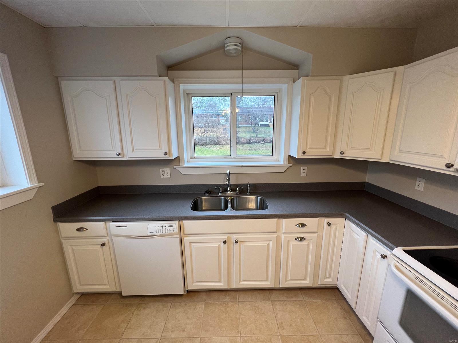 9907 Reavis Road St. Louis, MO 63123 - Photo 8 of 24