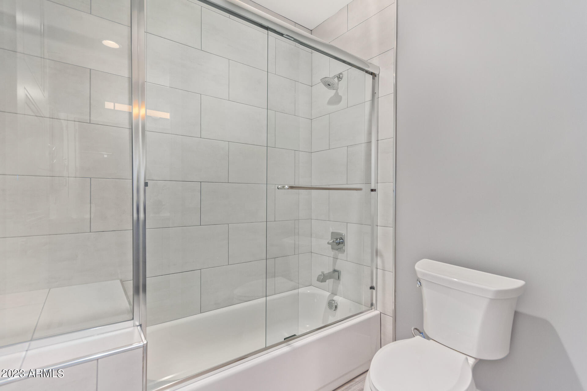 7550 East Osborn Road, Unit 1005 Scottsdale, AZ 85251 - Photo 22 of 36 19 - Osborn Guest Bathroom