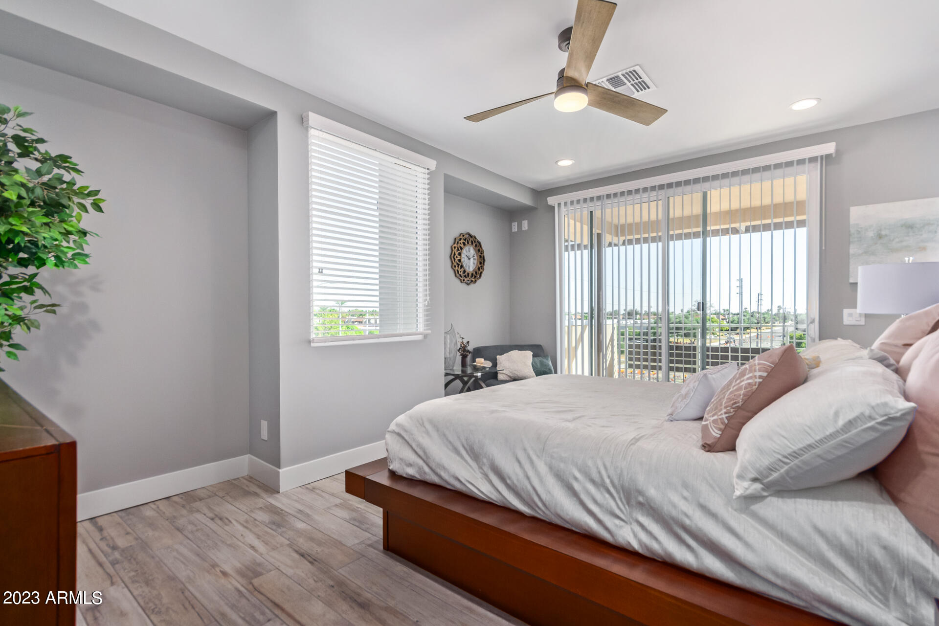 7550 East Osborn Road, Unit 1005 Scottsdale, AZ 85251 - Photo 23 of 36 20 - Osborn Master Bedroom