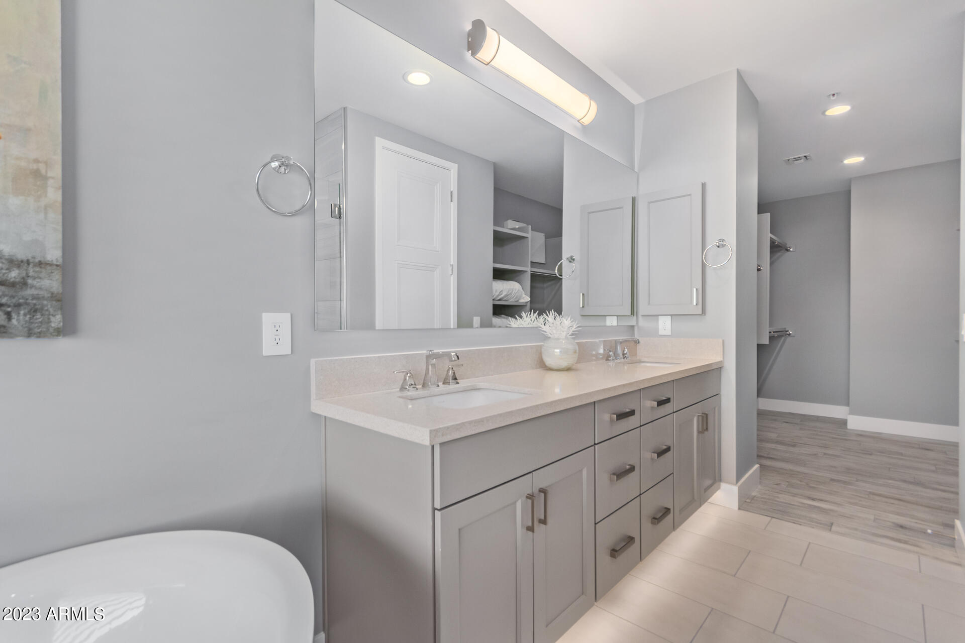 7550 East Osborn Road, Unit 1005 Scottsdale, AZ 85251 - Photo 27 of 36 24 - Osborn Master Bathroom