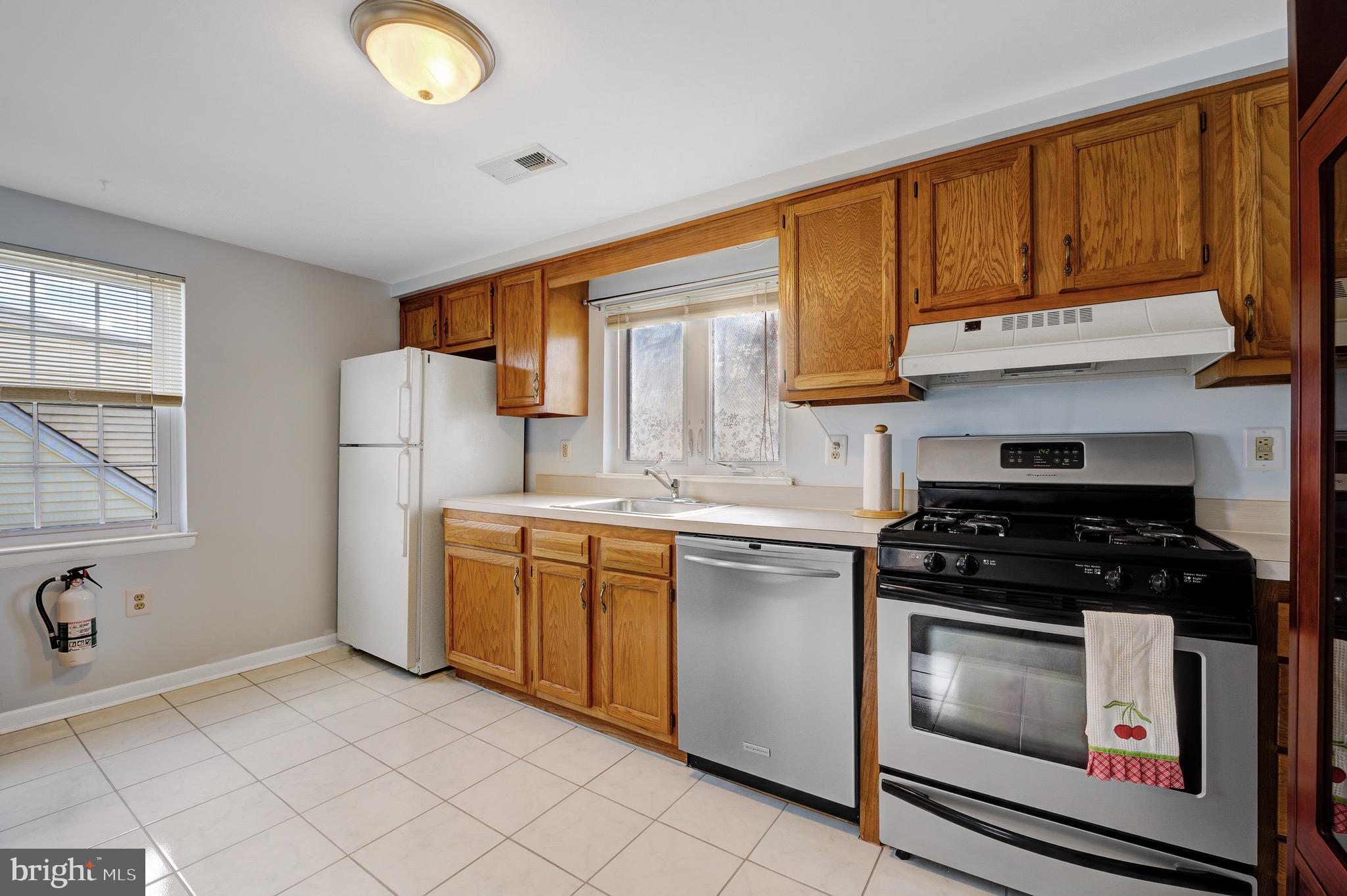 1823 Orchard Avenue Hamilton, NJ 08610 - Photo 18 of 37 Kitchen