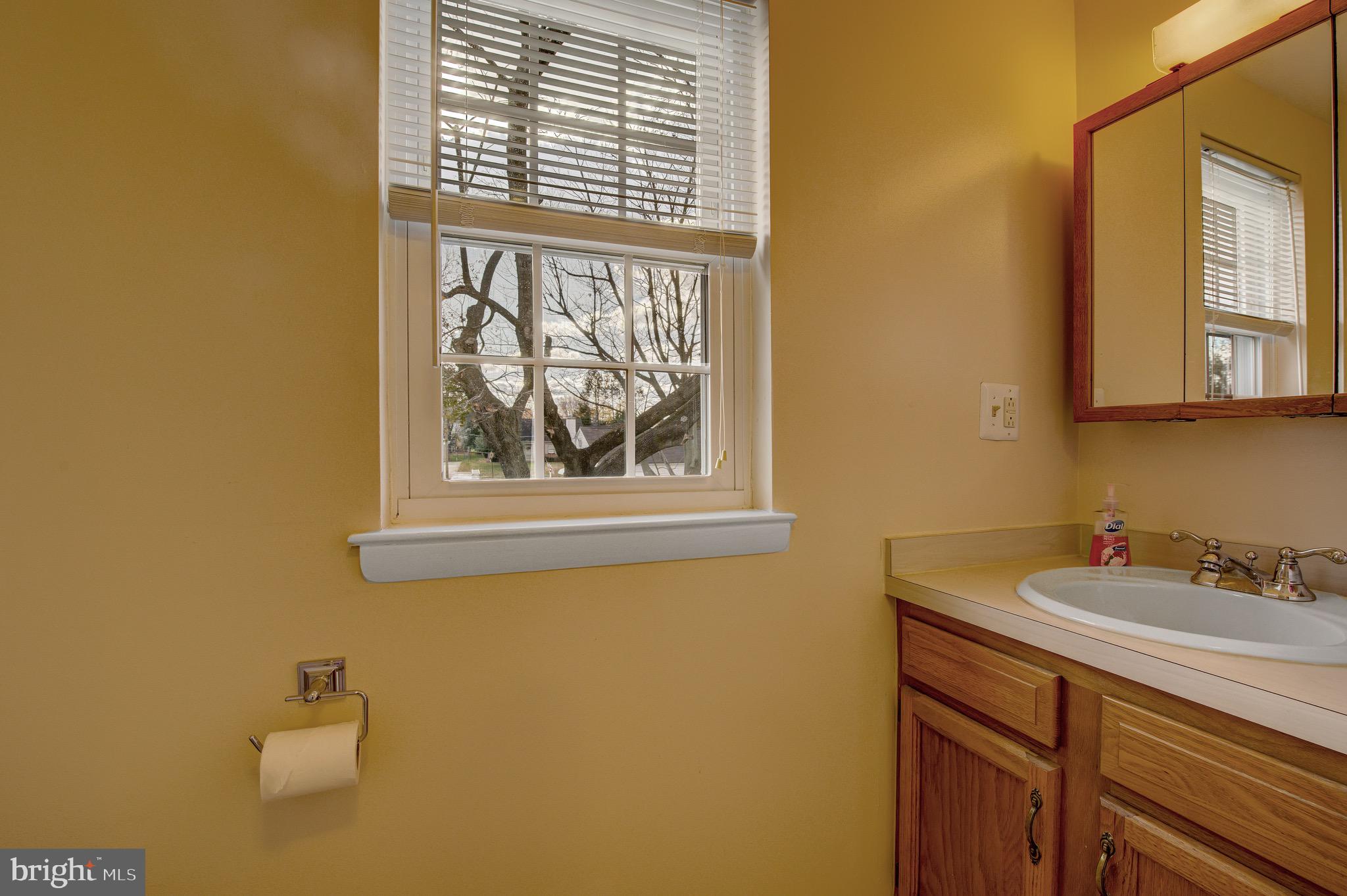 1823 Orchard Avenue Hamilton, NJ 08610 - Photo 22 of 37 2nd Floor Bathroom