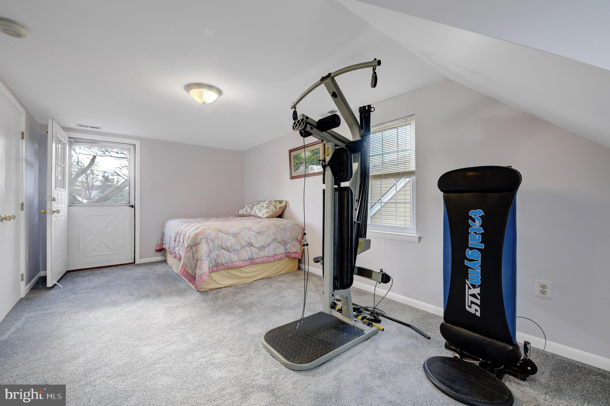 1823 Orchard Avenue Hamilton, NJ 08610 - Photo 26 of 37 2nd Floor Bedroom