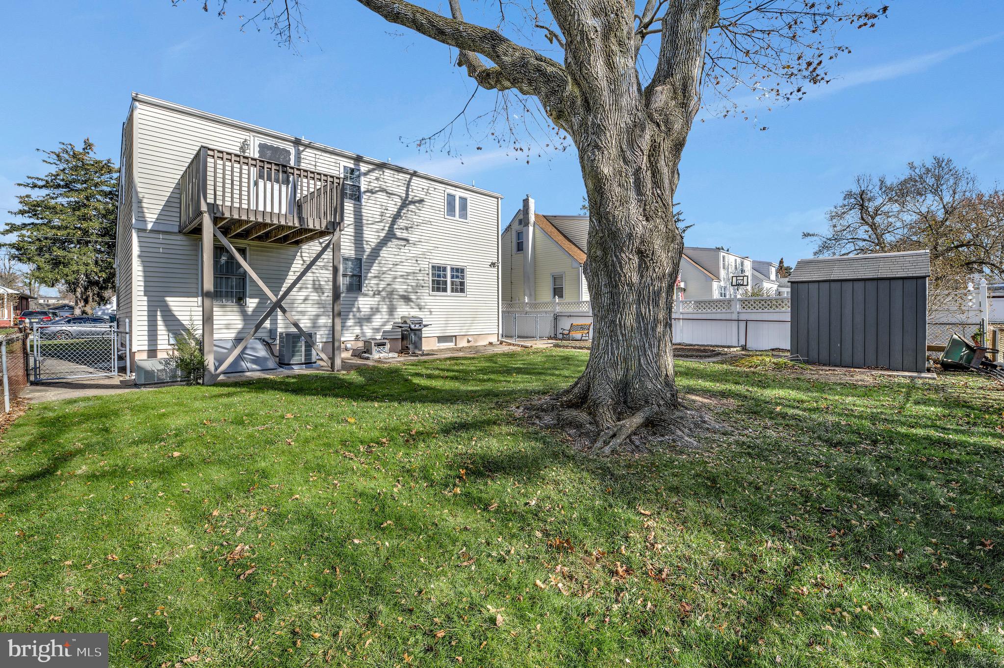 1823 Orchard Avenue Hamilton, NJ 08610 - Photo 36 of 37 Back Exterior