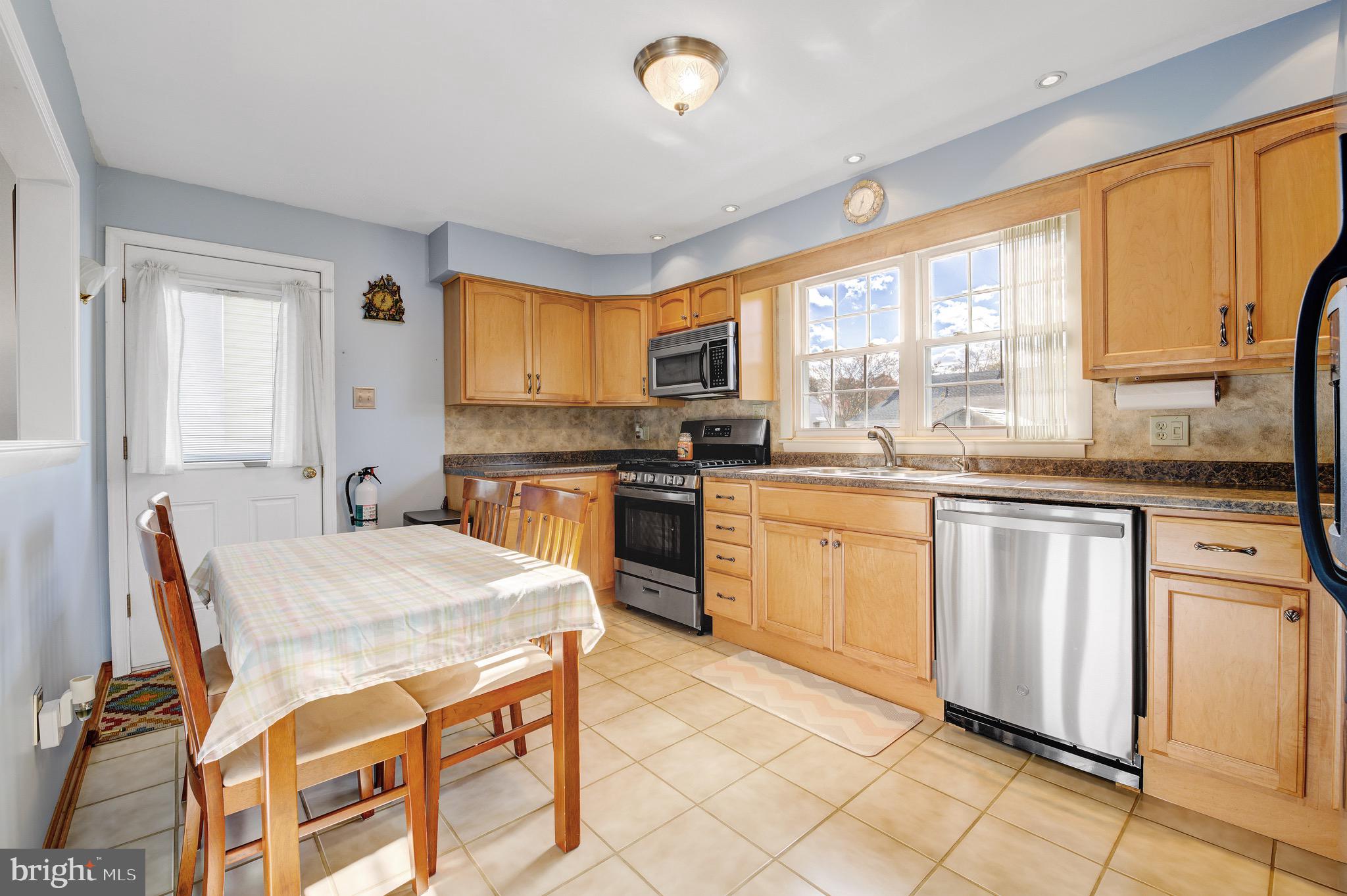 1823 Orchard Avenue Hamilton, NJ 08610 - Photo 5 of 37 Kitchen on First floor