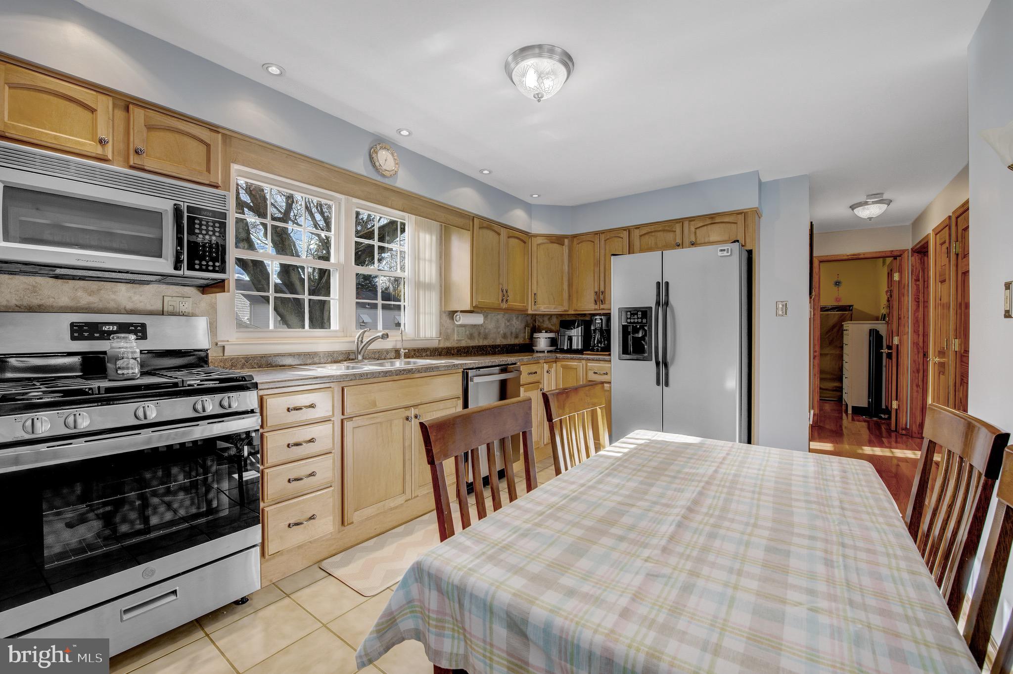 1823 Orchard Avenue Hamilton, NJ 08610 - Photo 6 of 37 Kitchen on First Floor