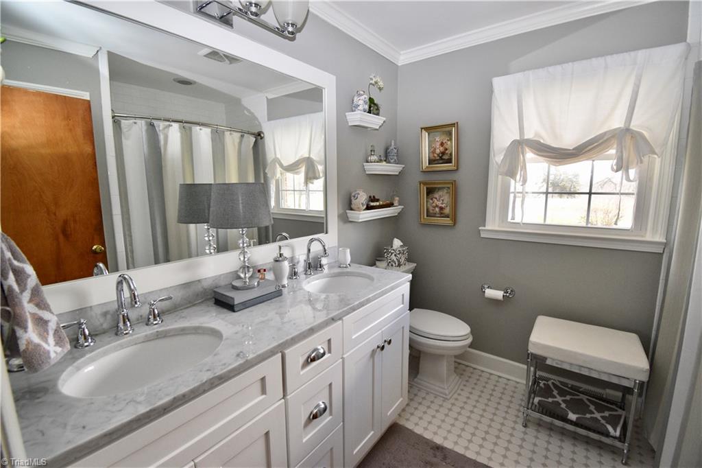 6556 Foster Road Whitsett, NC 27377 - Photo 16 of 27 Gallery Image 16