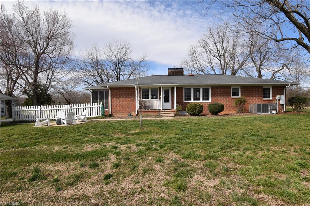 6556 Foster Road Whitsett, NC 27377 - Photo 4 of 27 Gallery Image 4