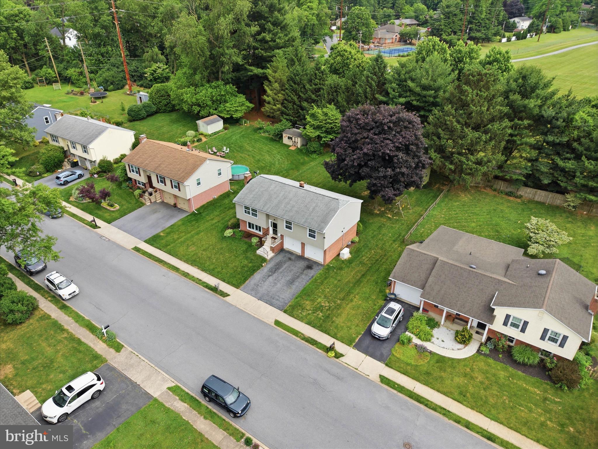 520 Wallingford Road Lancaster, PA 17601 - Photo 4 of 58