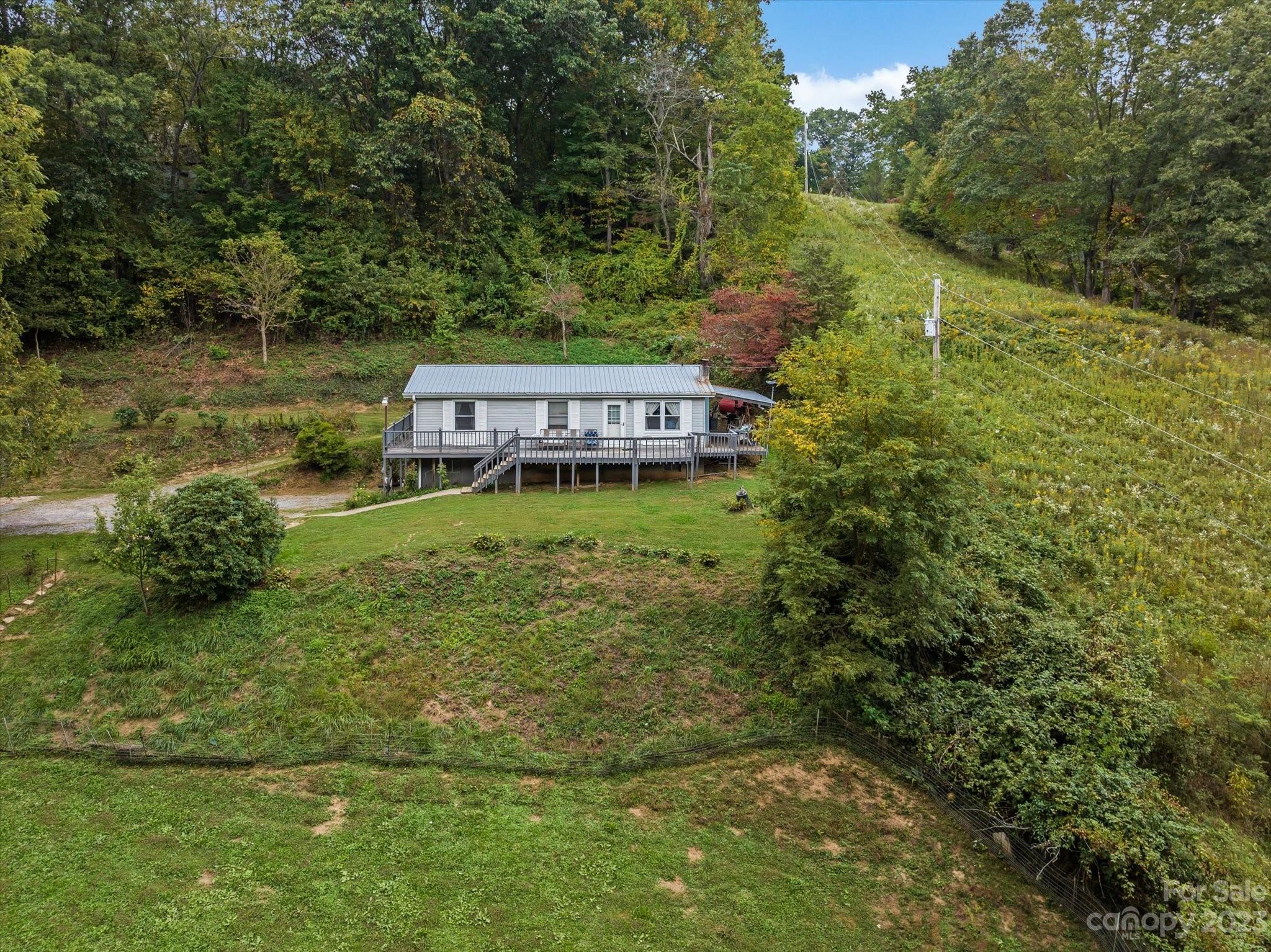 744 Crawford Road Waynesville, NC 28785 - Photo 3 of 19 Gallery Image 3