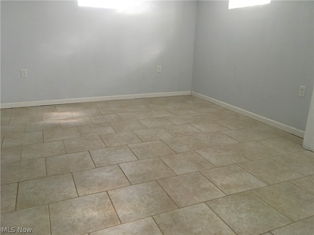 12821 North Road Cleveland, OH 44111 - Photo 19 of 30 Gallery Image 19