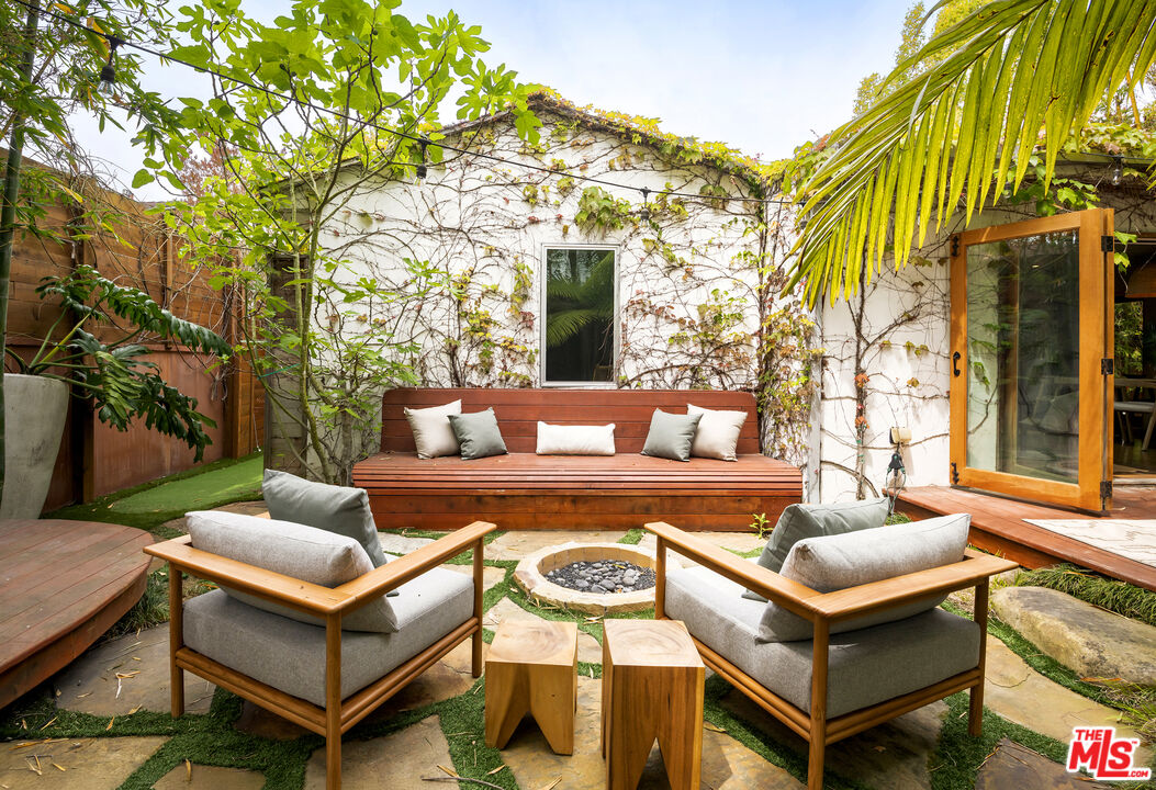1126 Indiana Avenue Venice, CA 90291 - Photo 26 of 34