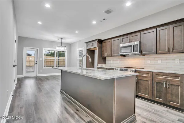 $294,400 | 212 Eric Court, Byron, GA 31008