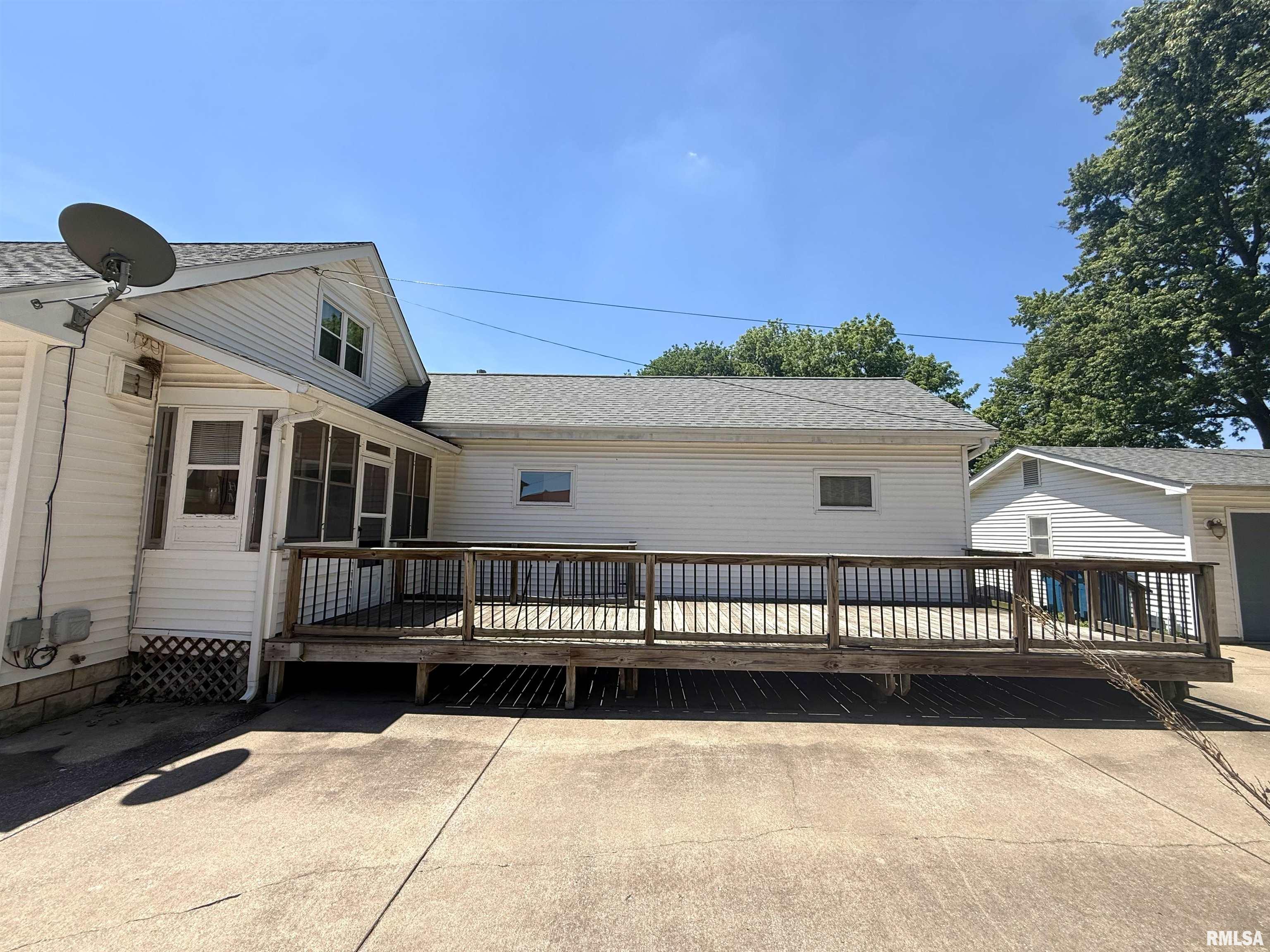 2241 Spring Street Quincy, IL 62301 - Photo 10 of 46