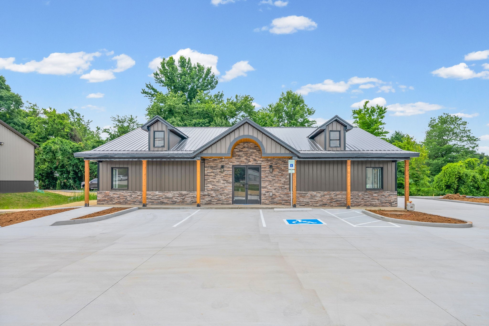 1404 Dover Road Clarksville, TN 37040 - Photo 1 of 38