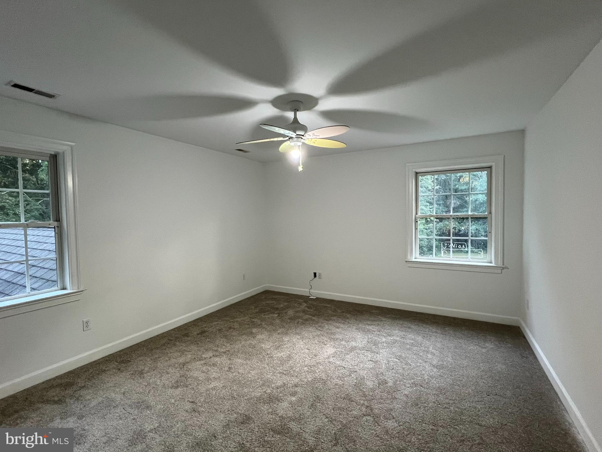 1290 College Road Dover, DE 19904 - Photo 27 of 33 an empty room with a window