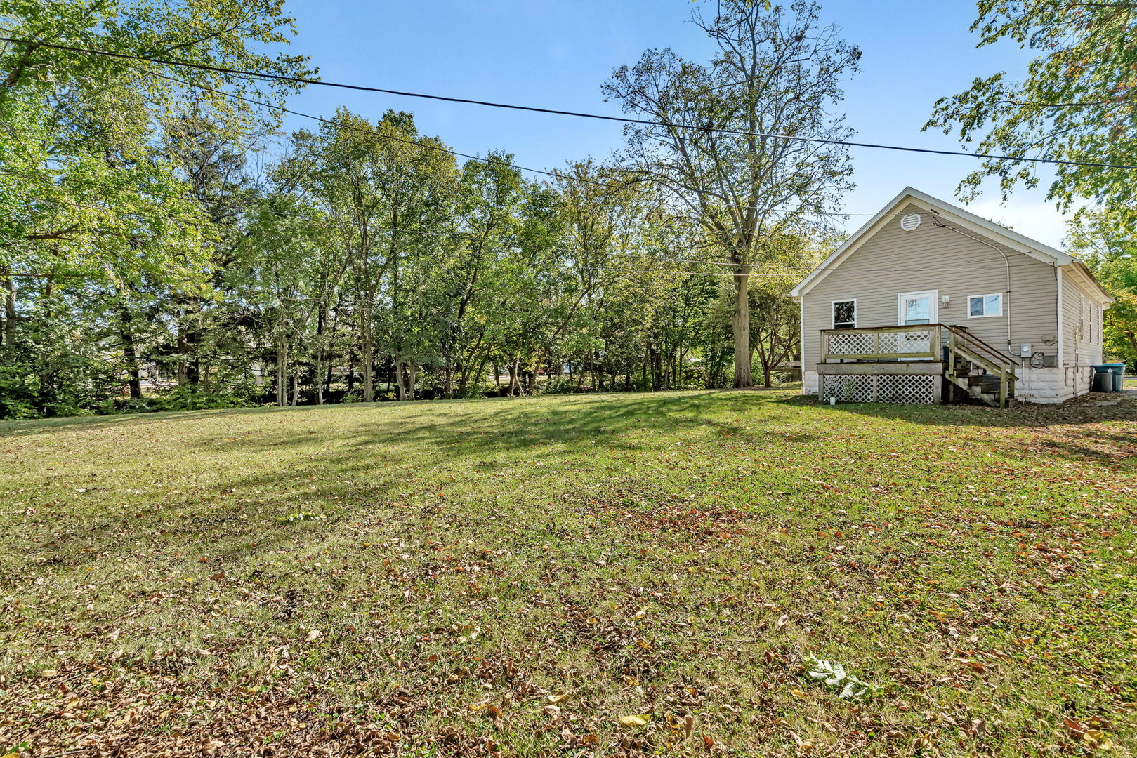 212 East Chippewa Street Dwight, IL 60420 - Photo 26 of 32 a front view of a house with a yard