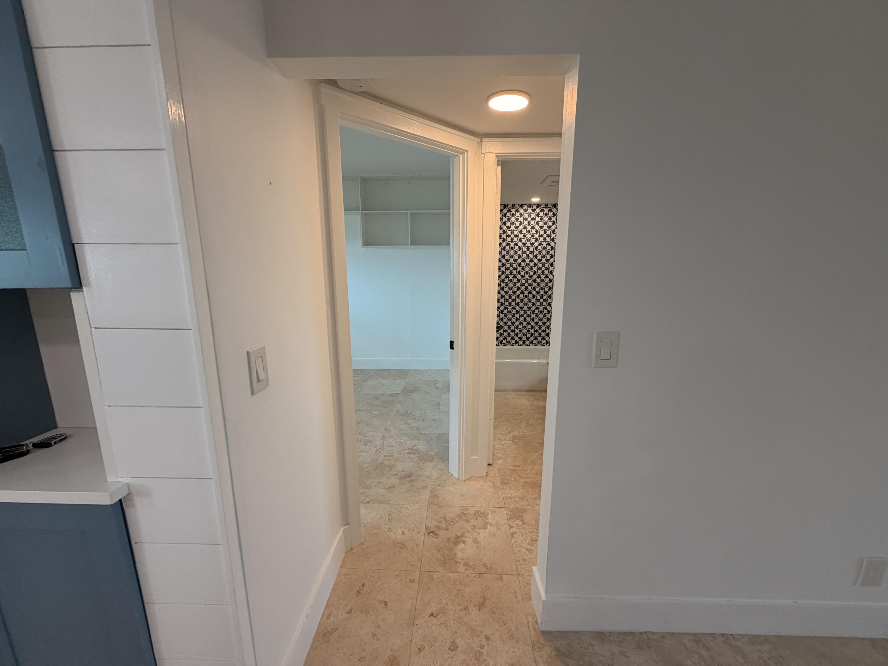 308 Golfview Road, Unit PH03 North Palm Beach, FL 33408 - Photo 4 of 16 IMG_3521