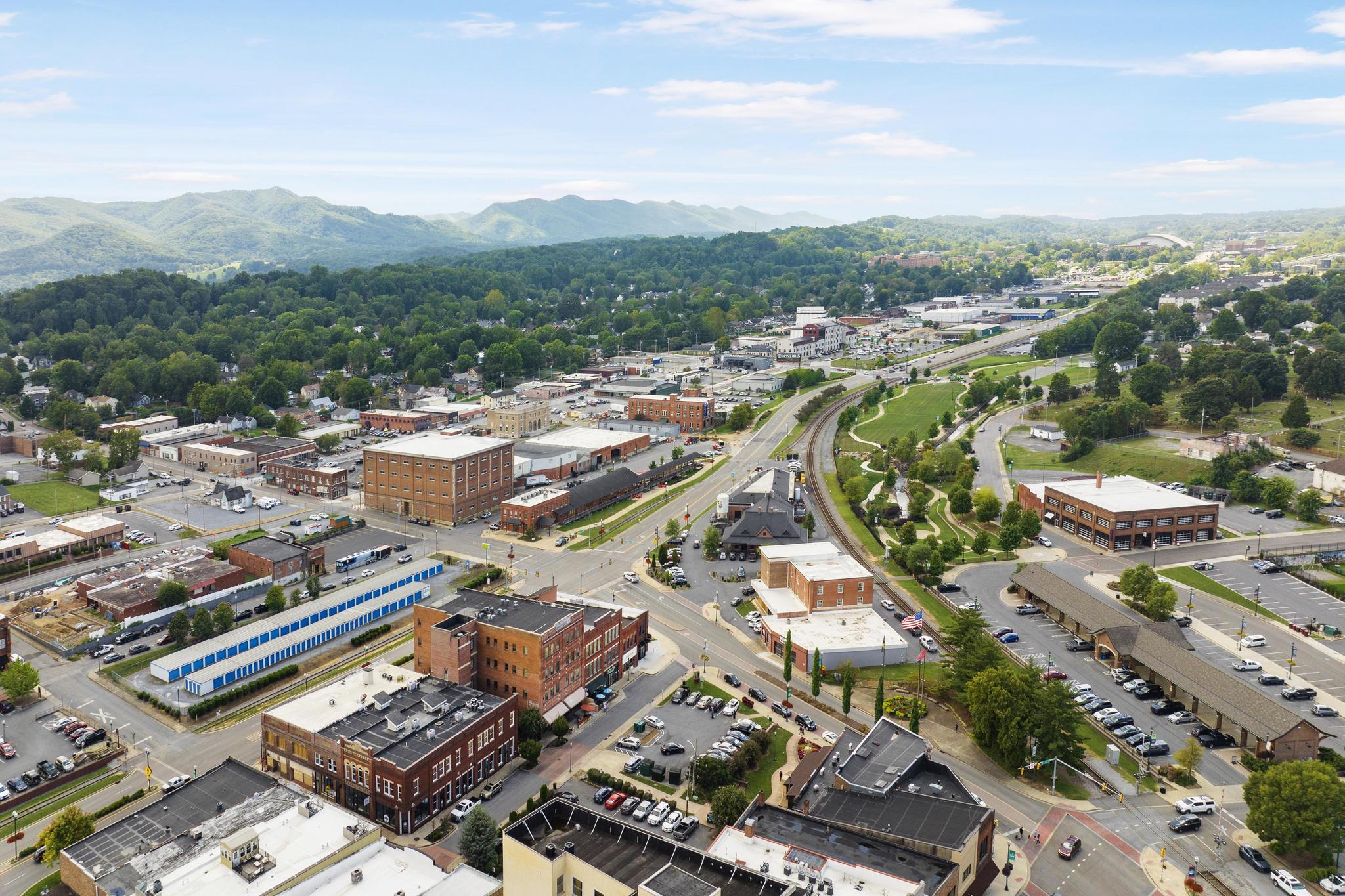 116 Tipton Street, Unit 212 Johnson City, TN 37604 - Photo 18 of 21 DJI_0211 (1)