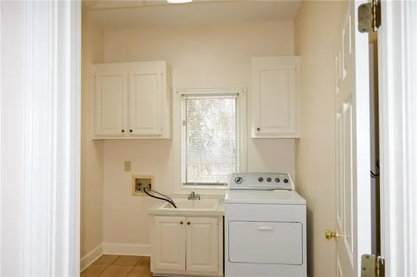$719,900 | 1402 Bromley Drive, Snellville, GA 30078