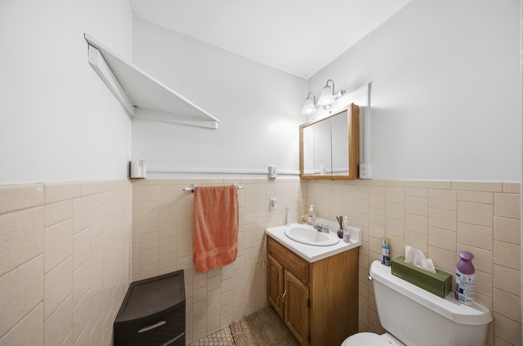 42 South Main Street Uxbridge, MA 01569 - Photo 24 of 41